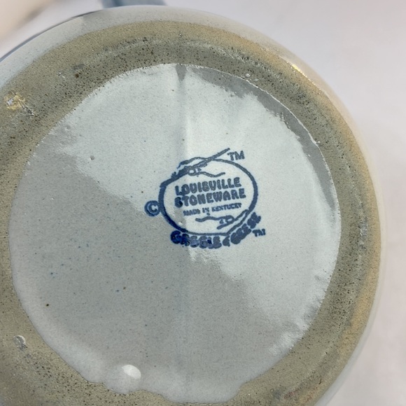 Louisville Stoneware Gaggle of Geese Pottery Pitcher - Picture 9 of 15